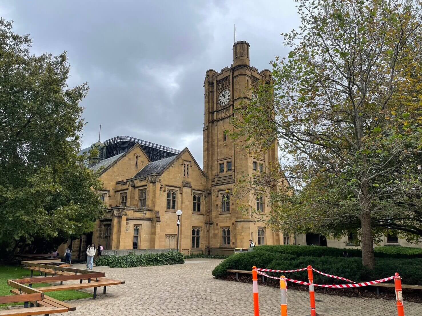 墨爾本大學校園鐘塔與歷史建築